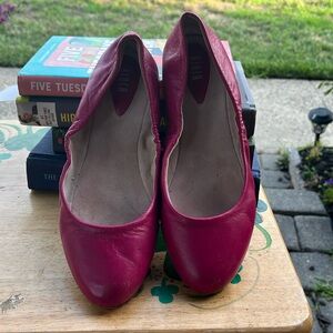 Bloch hot pink ballet flats, size 6.5, some wear.